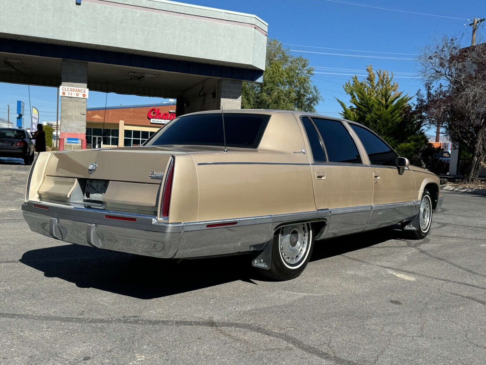 Cadillac-Fleetwood-Berline-1994-Gold-Black-72815-5