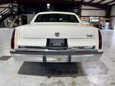 Cadillac-Fleetwood-Berline-1994-White-Burgundy-24718-22