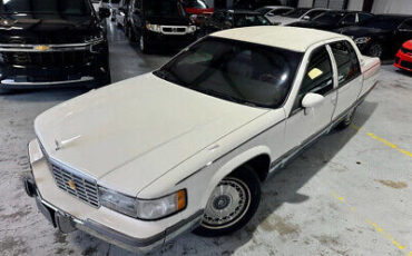 Cadillac-Fleetwood-Berline-1994-White-Burgundy-24718-3