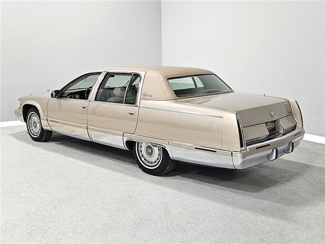 Cadillac-Fleetwood-Berline-1995-Light-Driftwood-Metallic-Tan-113806-3