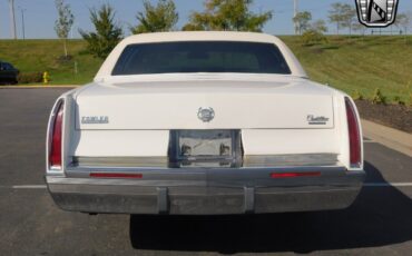 Cadillac-Fleetwood-Berline-1995-White-Blue-120112-4