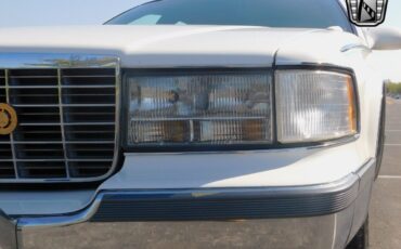 Cadillac-Fleetwood-Berline-1995-White-Blue-120112-9