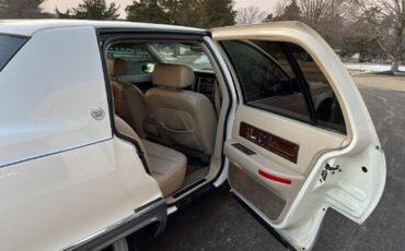 Cadillac-Fleetwood-Berline-1995-White-Tan-148864-1