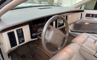 Cadillac-Fleetwood-Berline-1995-White-Tan-148864-16