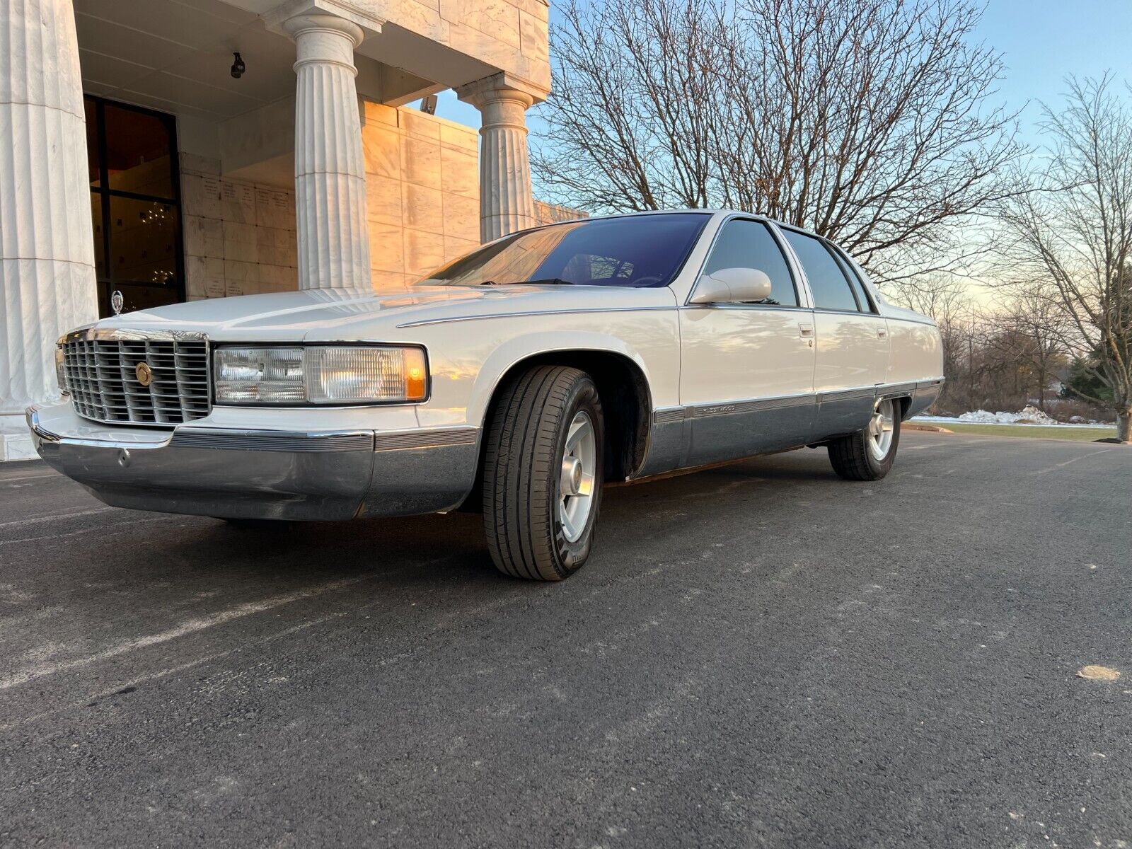 Cadillac-Fleetwood-Berline-1995-White-Tan-148864-19