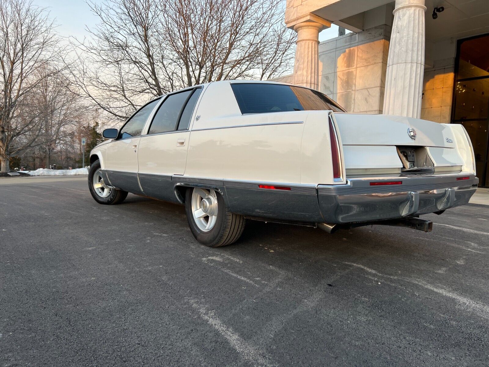 Cadillac-Fleetwood-Berline-1995-White-Tan-148864-24