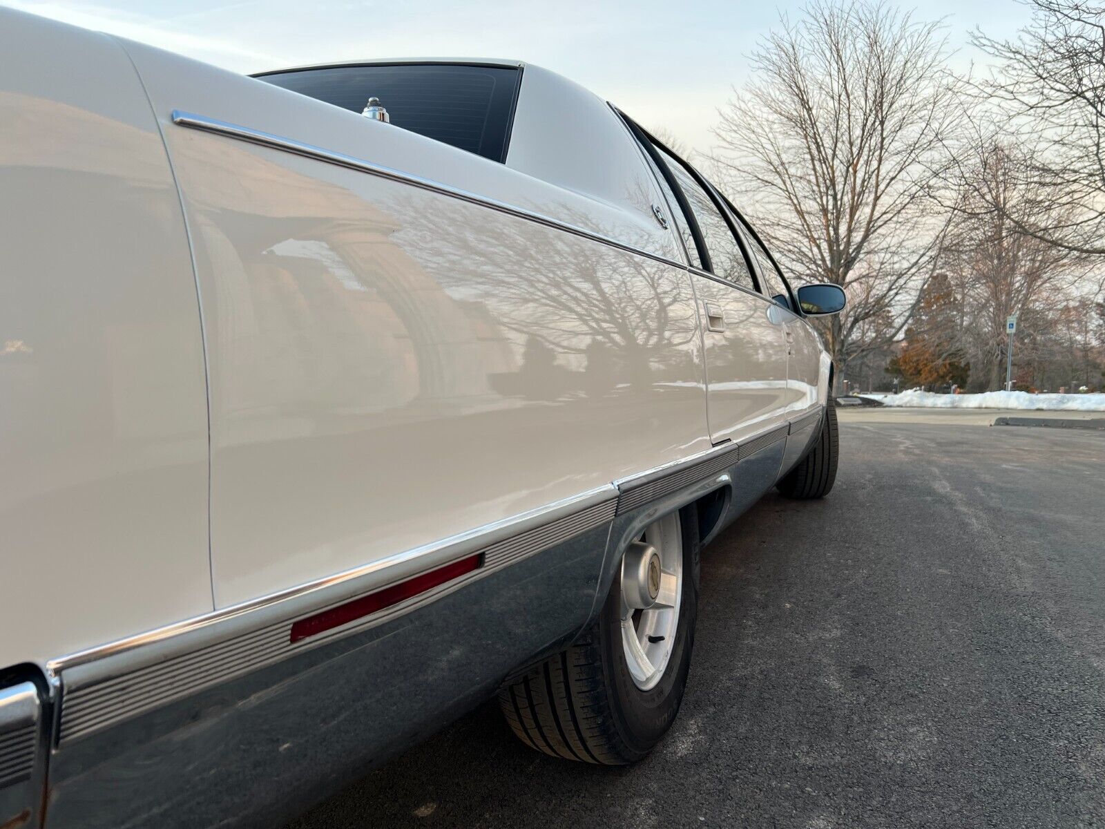 Cadillac-Fleetwood-Berline-1995-White-Tan-148864-27