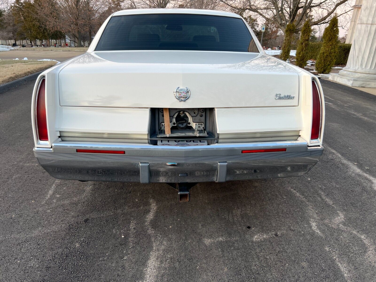 Cadillac-Fleetwood-Berline-1995-White-Tan-148864-39