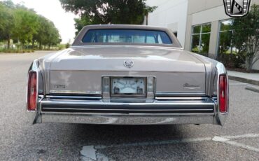 Cadillac-Fleetwood-Coupe-1984-Woodland-Haze-Metallic-Brown-70531-4