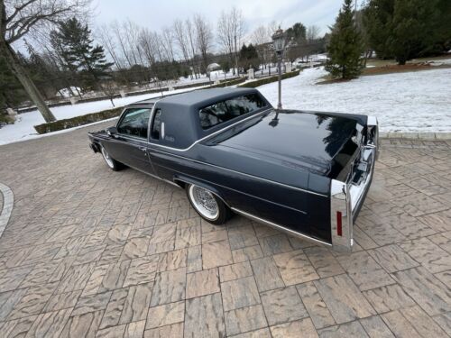 Cadillac-Fleetwood-Coupe-1985-Blue-Blue-78858-5