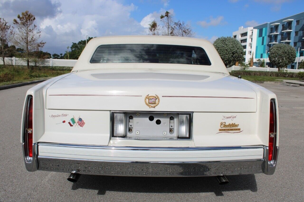 Cadillac-Fleetwood-Coupe-1990-White-Burgundy-114323-5