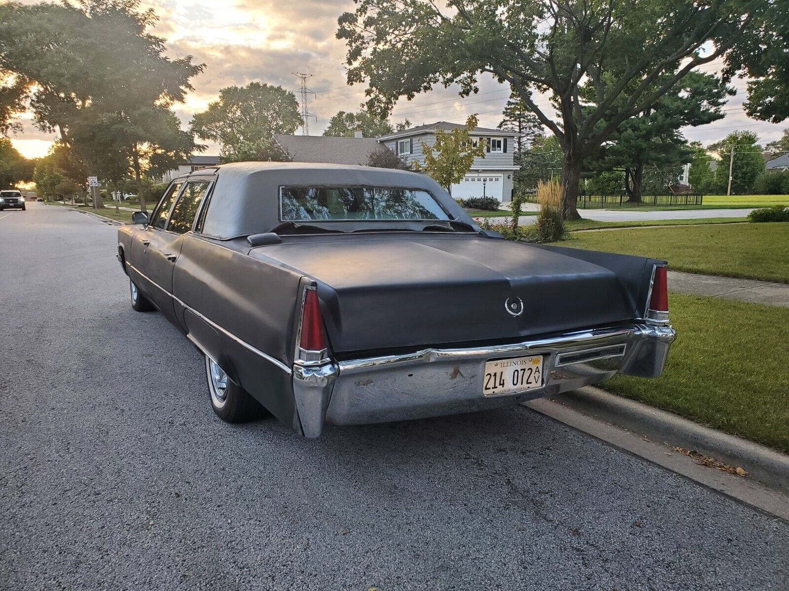 Cadillac-Fleetwood-Limousine-1969-99999-4