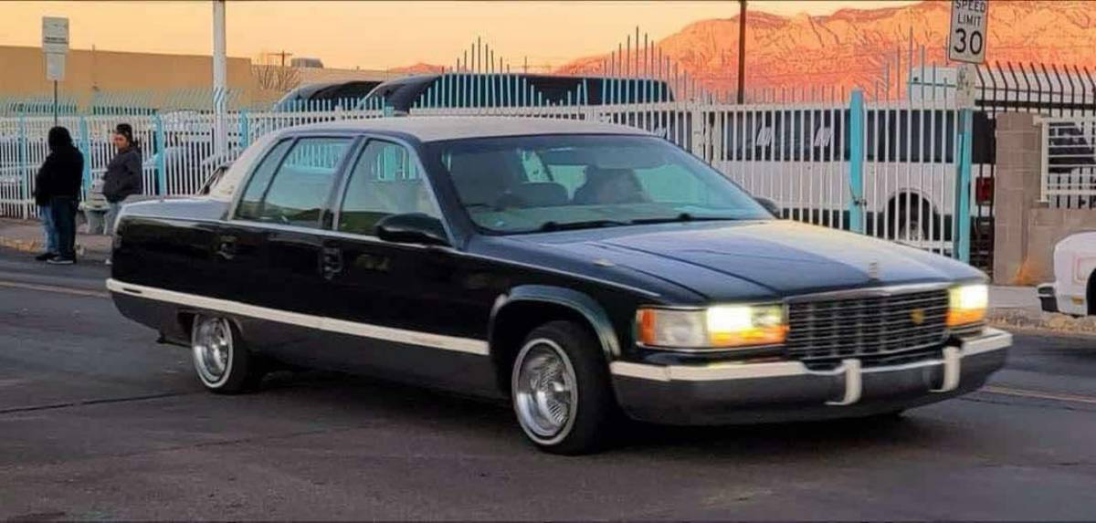 Cadillac-Fleetwood-brougham-1995-green-160934-2