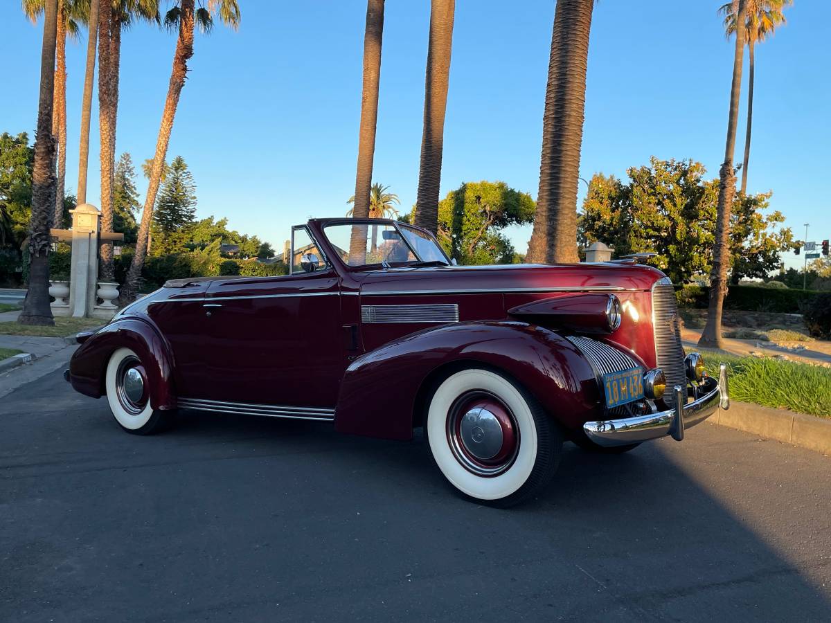 Cadillac-Lasalle-1939-red-159325-11