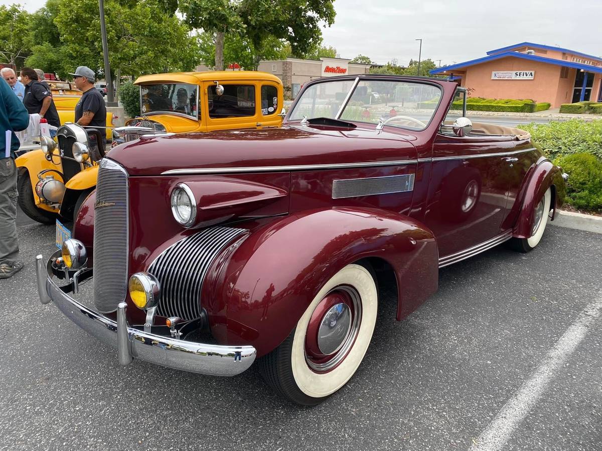 Cadillac-Lasalle-1939-red-159325-18