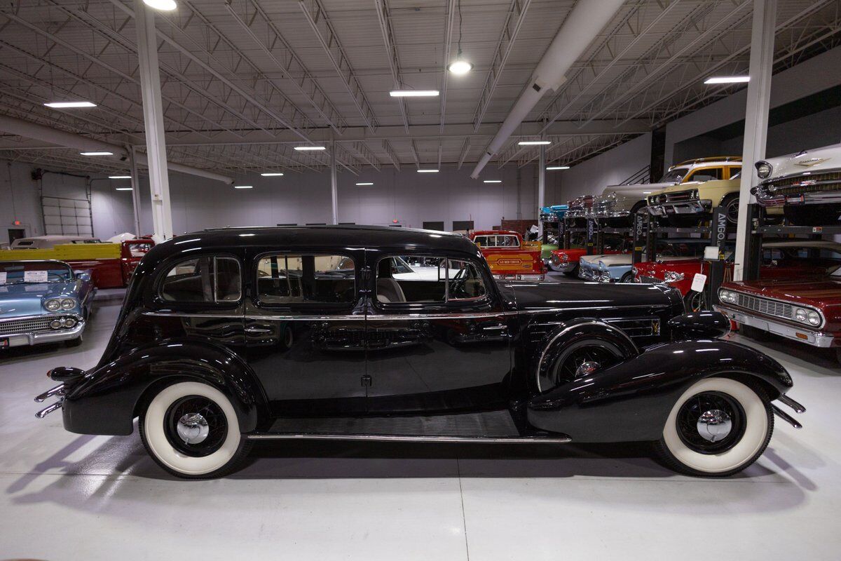 Cadillac-Model-370-D-Fleetwood-V-12-Berline-1934-Black-Gray-86100-15