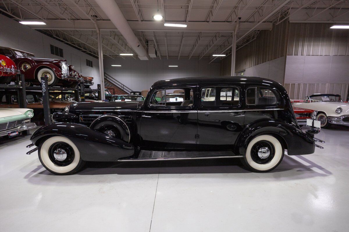 Cadillac-Model-370-D-Fleetwood-V-12-Berline-1934-Black-Gray-86100-19