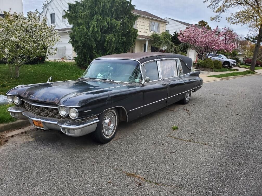 Cadillac-Other-1960-Black-Burgundy-70811-1