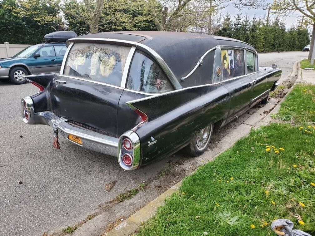 Cadillac-Other-1960-Black-Burgundy-70811-3