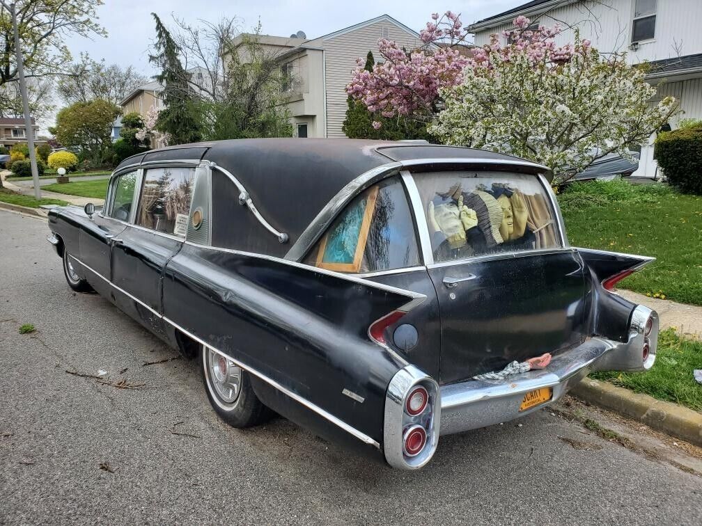 Cadillac-Other-1960-Black-Burgundy-70811-4