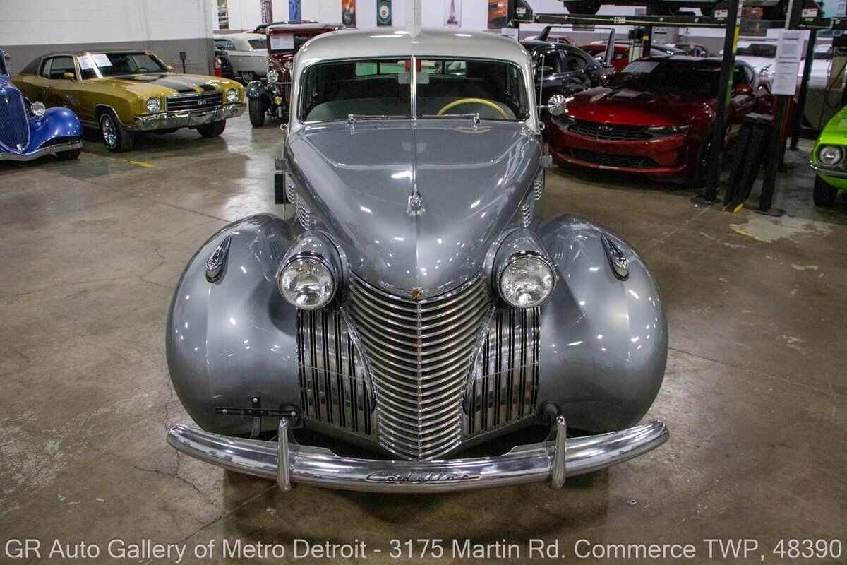 Cadillac-Series-60-1940-Silver-Gray-134878-10