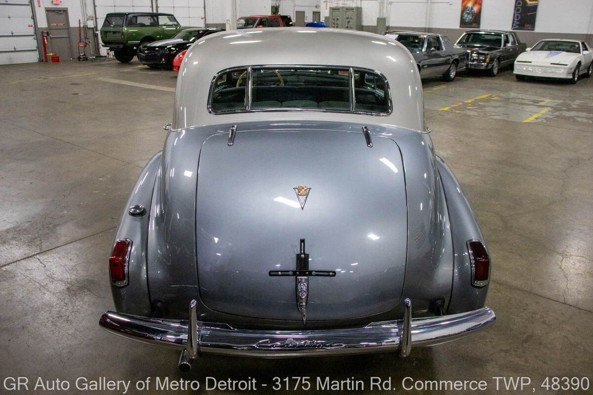 Cadillac-Series-60-1940-Silver-Gray-134878-4