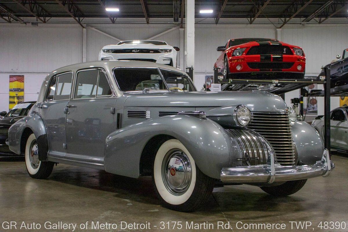 Cadillac-Series-60-1940-Silver-Gray-134878-9