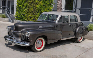 Cadillac-Series-60-1941-Gray-Other-Color-0-7