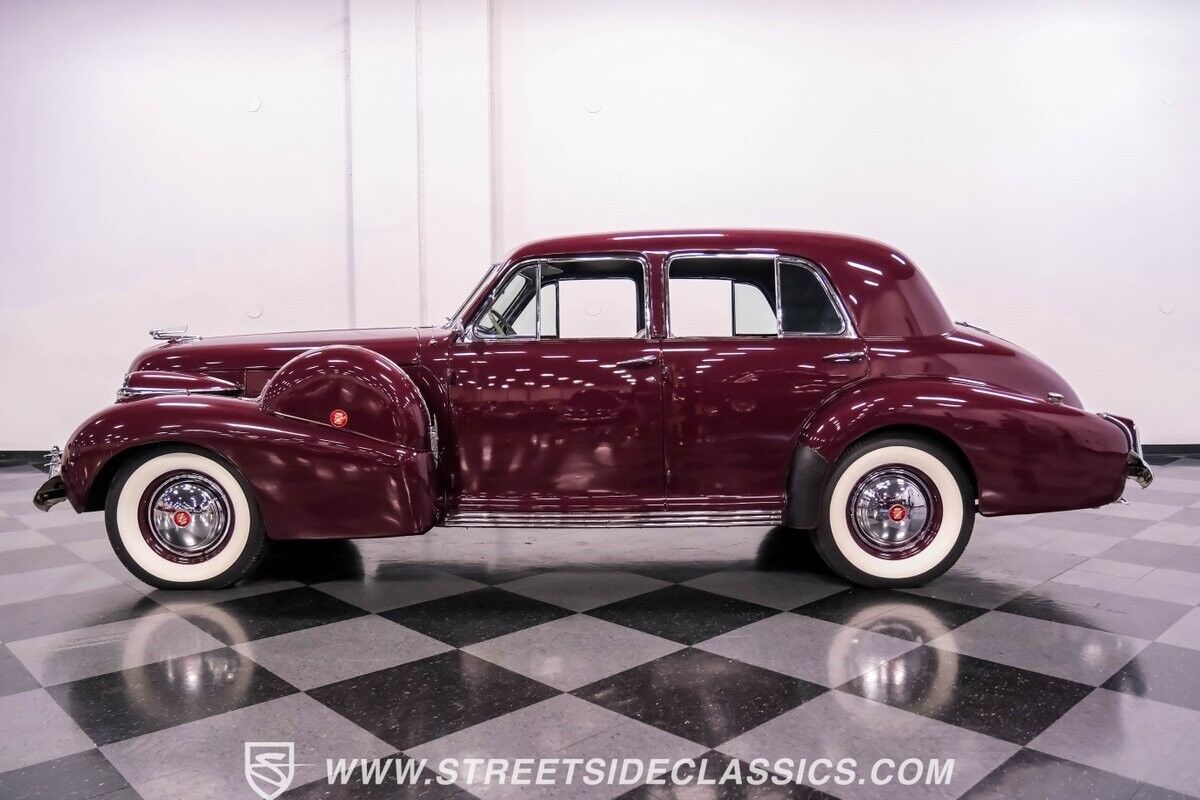 Cadillac-Series-60-Berline-1940-Oxblood-Maroon-Gray-46901-2