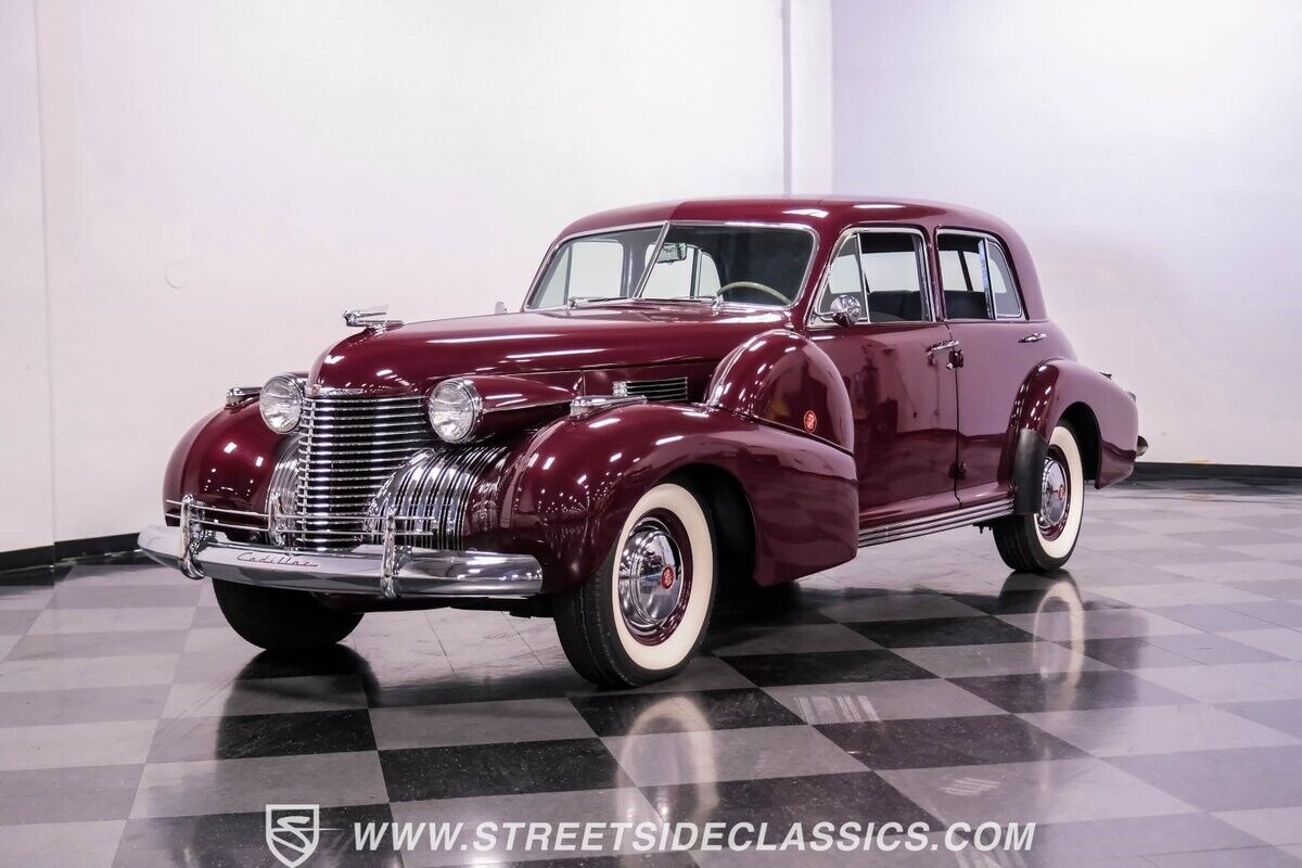 Cadillac-Series-60-Berline-1940-Oxblood-Maroon-Gray-46901-5