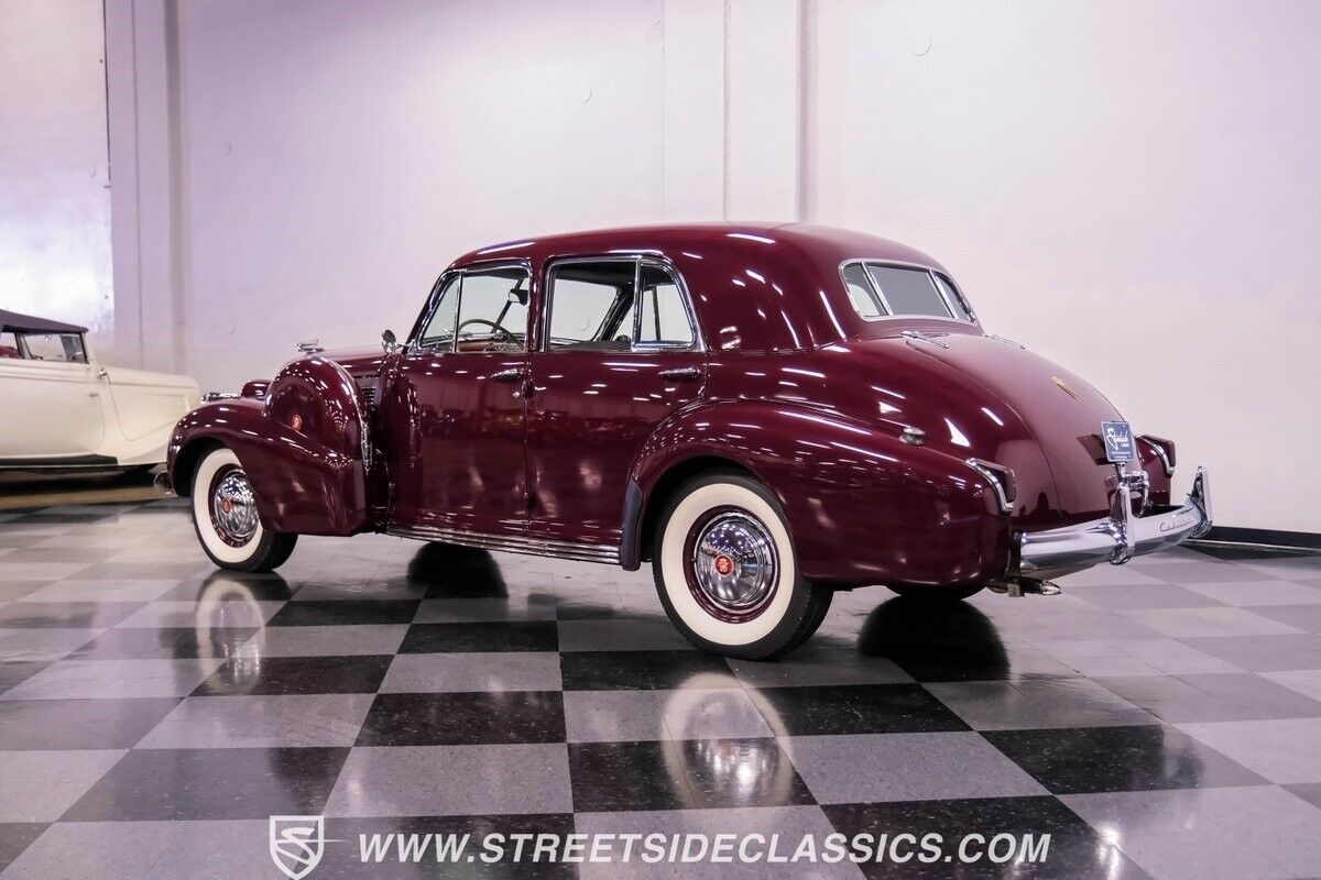 Cadillac-Series-60-Berline-1940-Oxblood-Maroon-Gray-46901-7