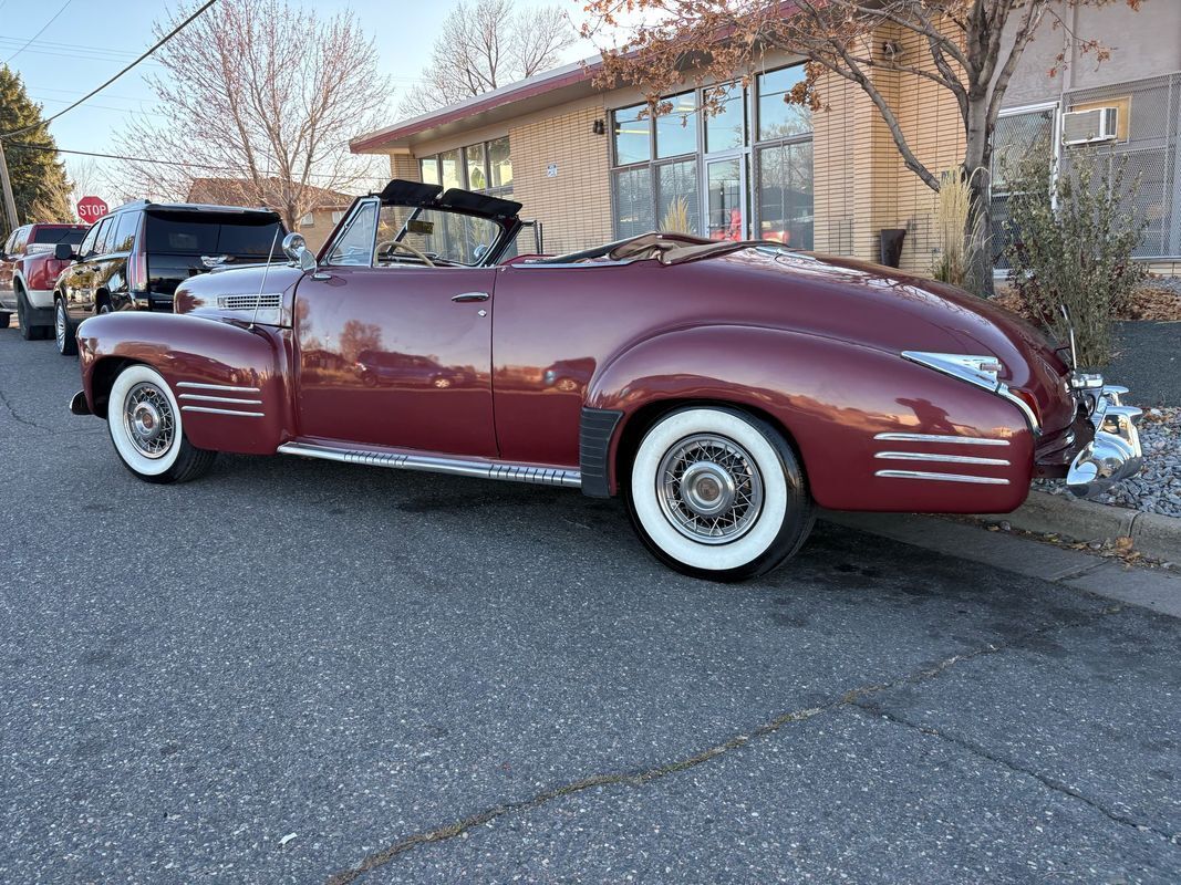 Cadillac-Series-62-1941-Maroon-Black-53567-18