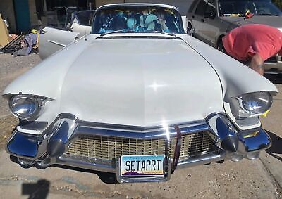 Cadillac-Series-62-Berline-1957-White-Gray-4023-2