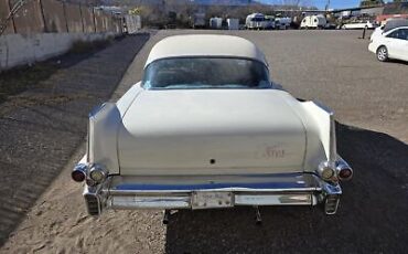 Cadillac-Series-62-Berline-1957-White-Gray-4023-6