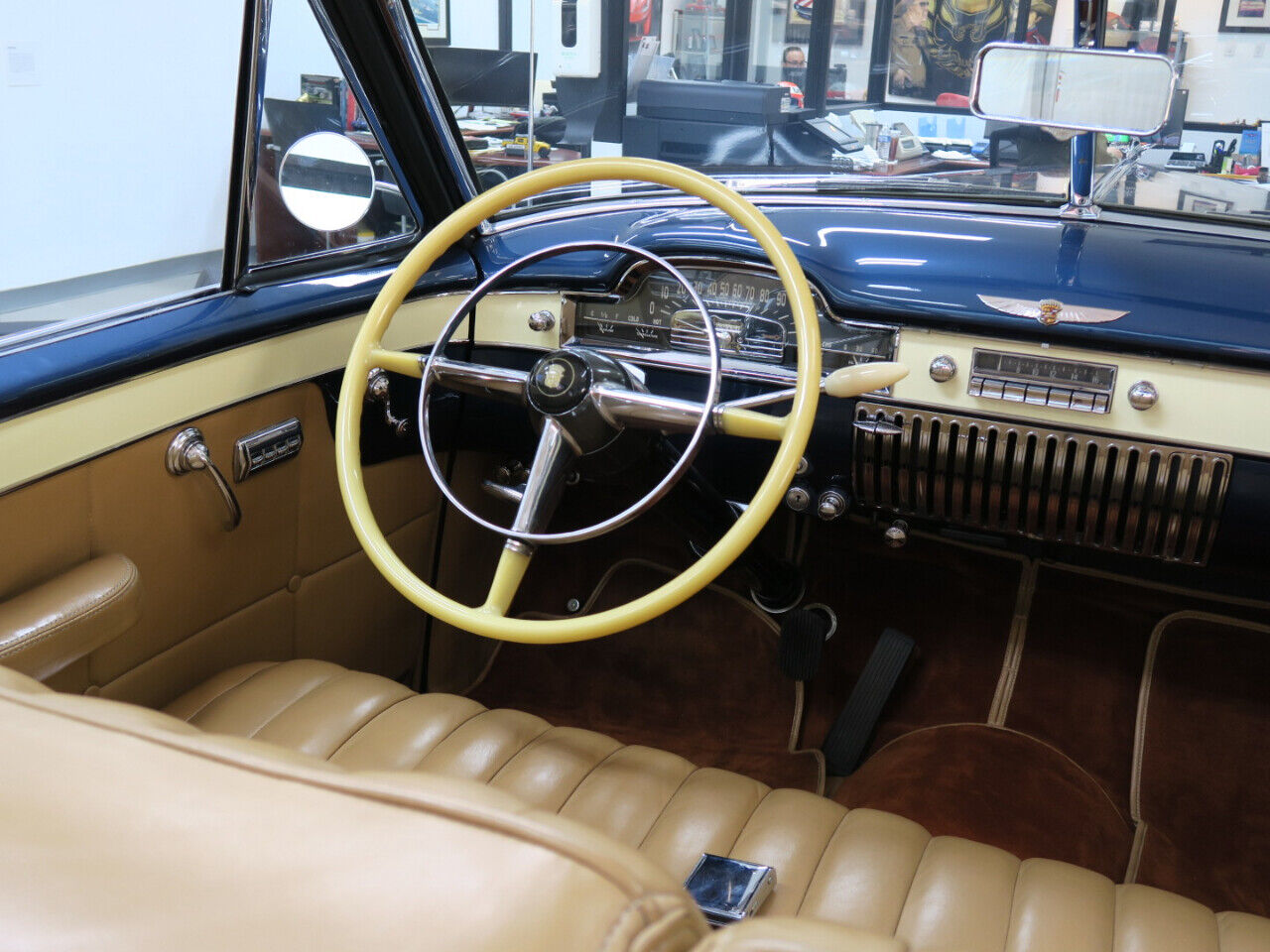 Cadillac-Series-62-Cabriolet-1949-Blue-Brown-101432-33