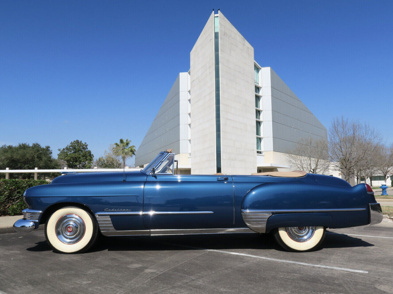 Cadillac-Series-62-Cabriolet-1949-Blue-Brown-101432-4