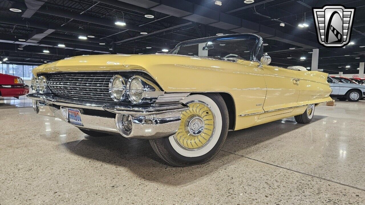 Cadillac-Series-62-Cabriolet-1961-Yellow-White-54798-2