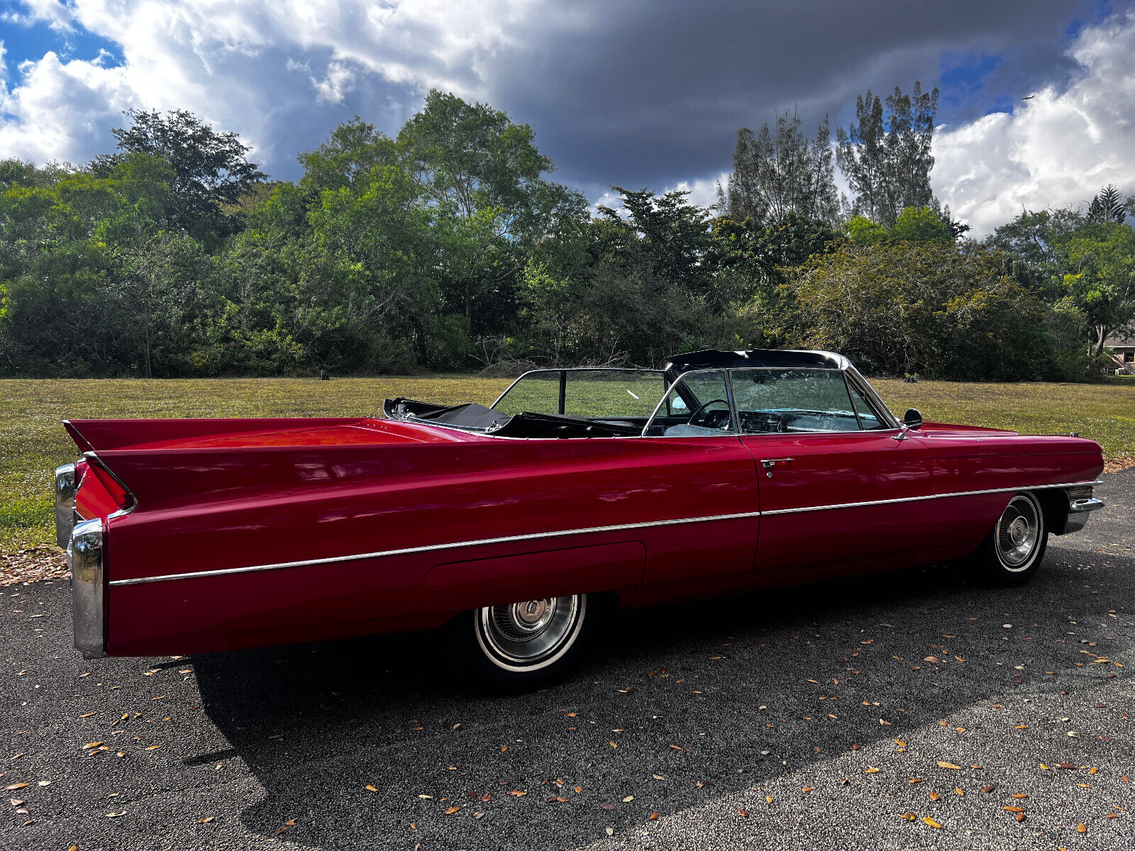 Cadillac-Series-62-Cabriolet-1963-Red-Black-126779-12