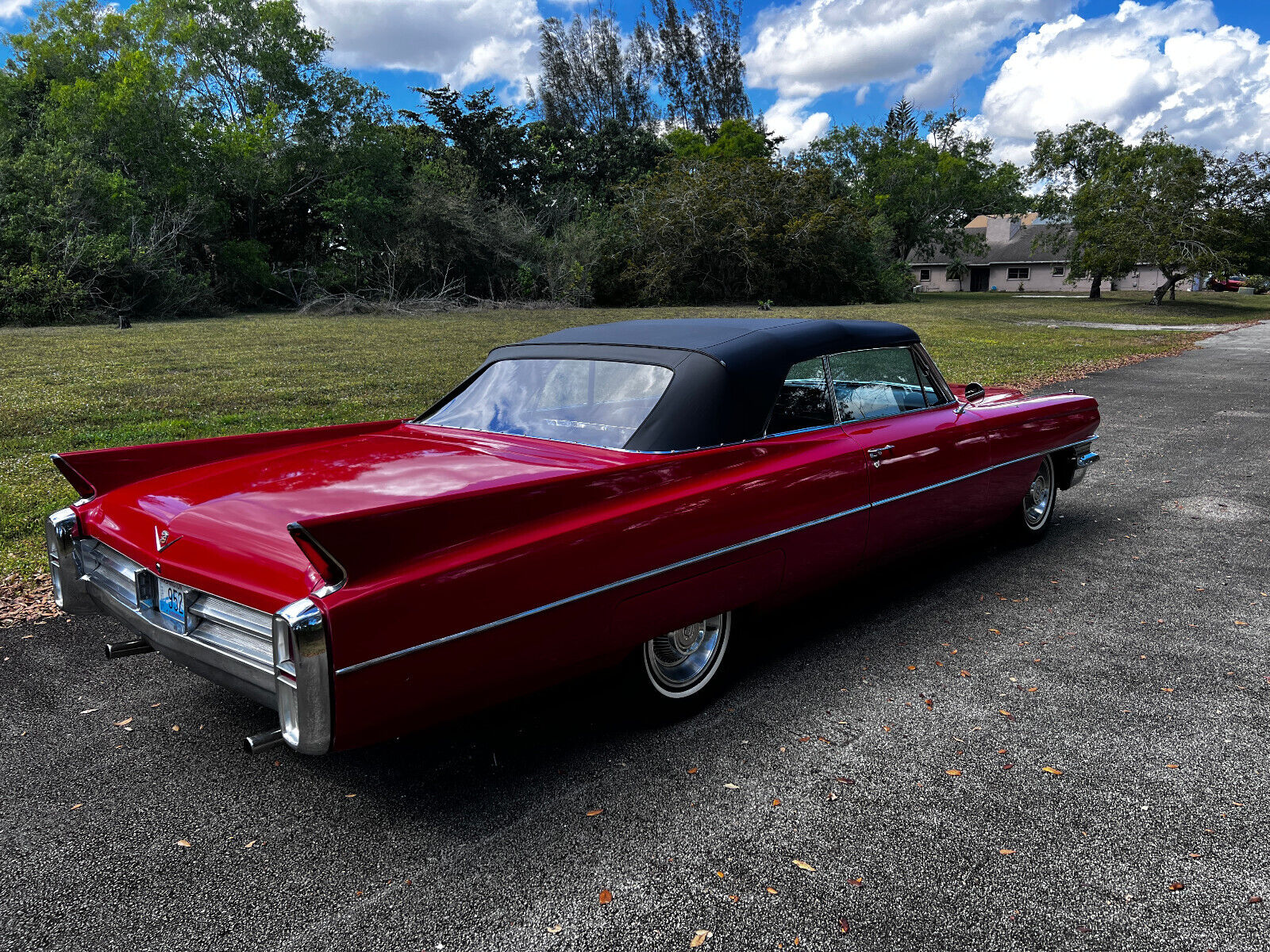 Cadillac-Series-62-Cabriolet-1963-Red-Black-126779-13