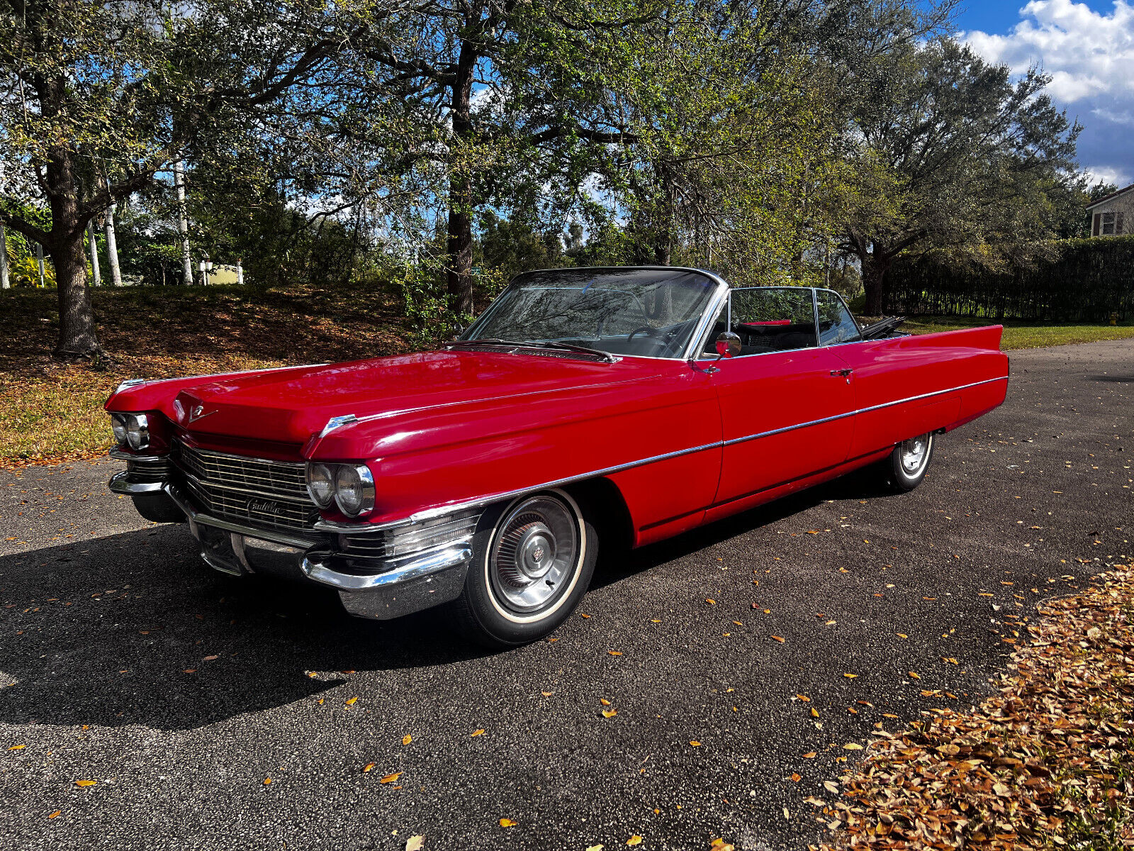 Cadillac-Series-62-Cabriolet-1963-Red-Black-126779-2