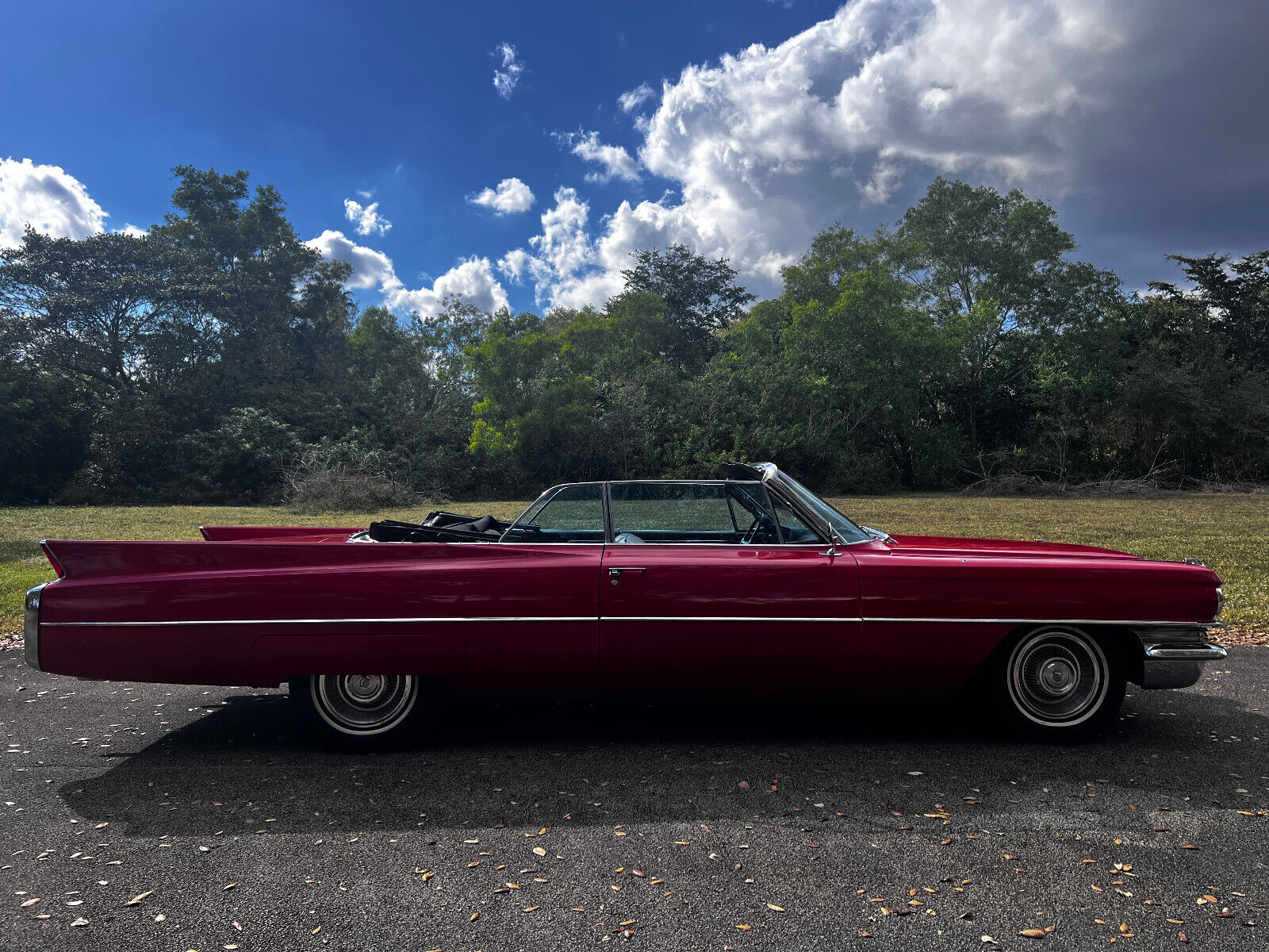 Cadillac-Series-62-Cabriolet-1963-Red-Black-126779-26