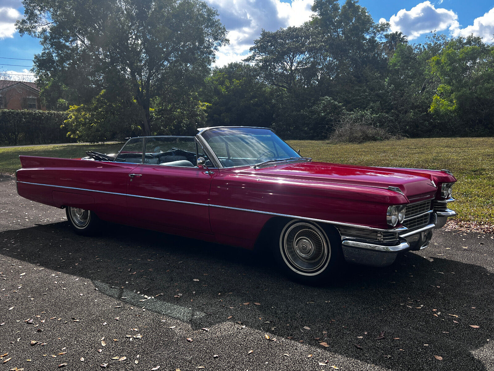 Cadillac-Series-62-Cabriolet-1963-Red-Black-126779-27