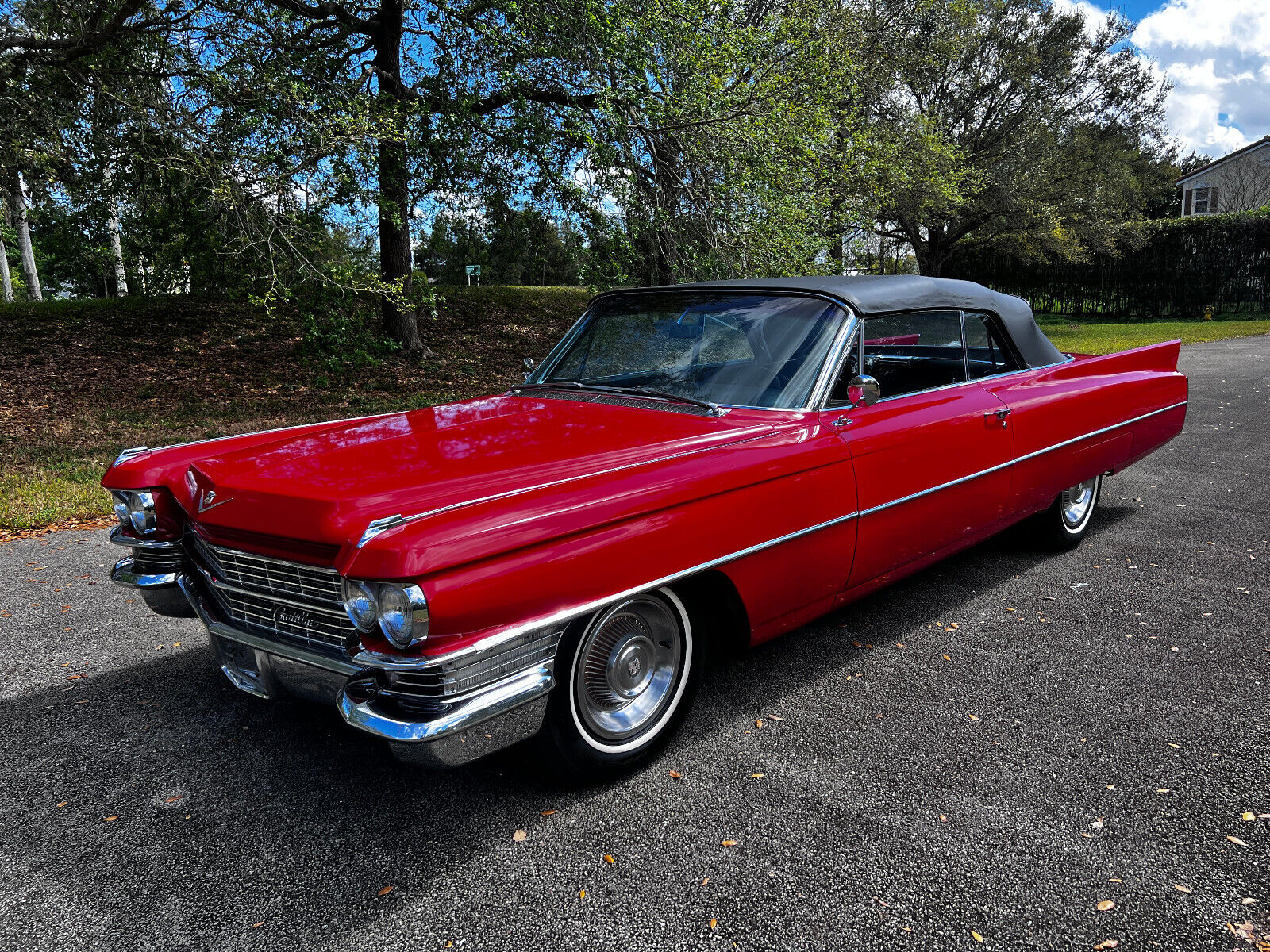 Cadillac-Series-62-Cabriolet-1963-Red-Black-126779-3