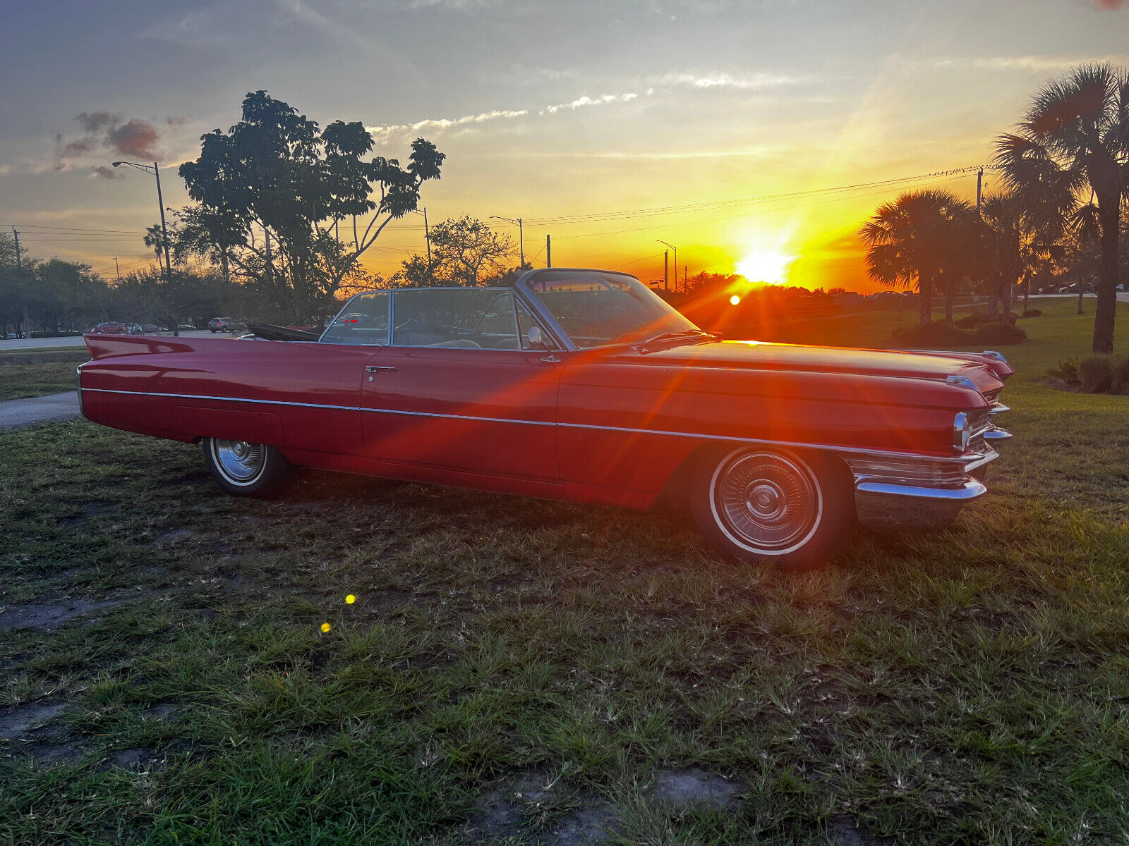 Cadillac-Series-62-Cabriolet-1963-Red-Black-126779-31