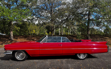 Cadillac-Series-62-Cabriolet-1963-Red-Black-126779-4