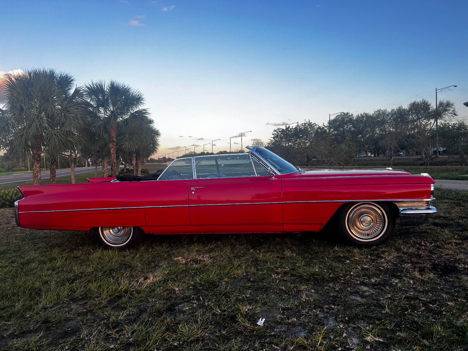 Cadillac-Series-62-Cabriolet-1963-Red-Black-126779-6