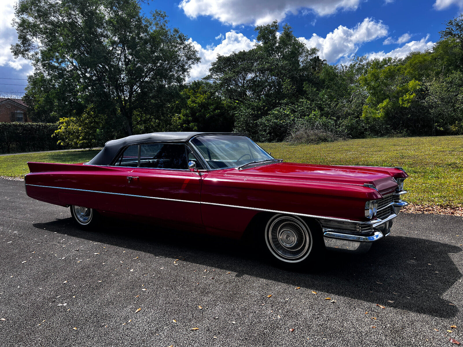 Cadillac-Series-62-Cabriolet-1963-Red-Black-126779-7