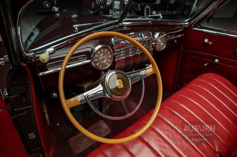 Cadillac-Series-62-Convertible-1941-Maroon-Red-64398-14