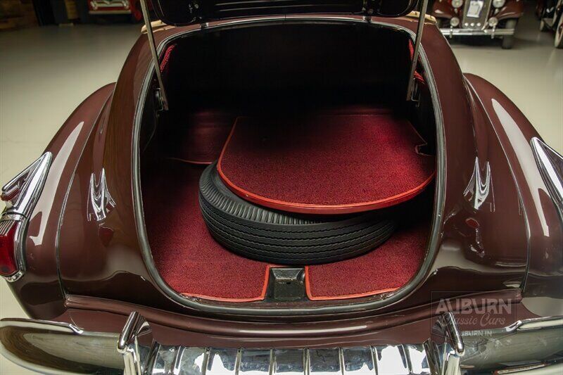 Cadillac-Series-62-Convertible-1941-Maroon-Red-64398-26