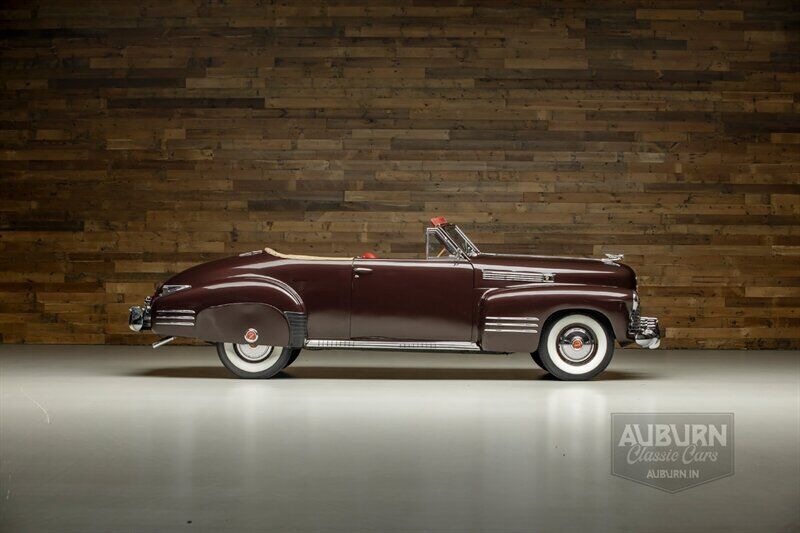 Cadillac-Series-62-Convertible-1941-Maroon-Red-64398-5